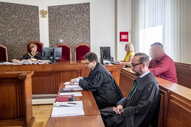 Właściciel nielegalnej hodowli w Pyszącej usłyszał już pierwszy wyrok w sądzie w Śremie. Jednak jego główny proces, o znęcanie się nad zwierzętami i nielegalny handel nimi, wciąż trwa w Poznaniu.