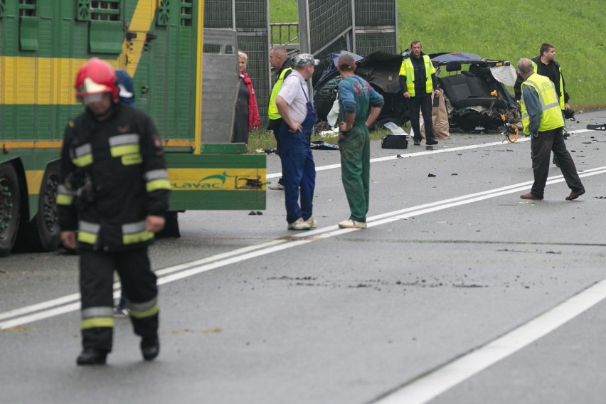 Wypadek w Bochni na DK 94. Nie żyją dwie osoby [ZDJĘCIA, WIDEO]