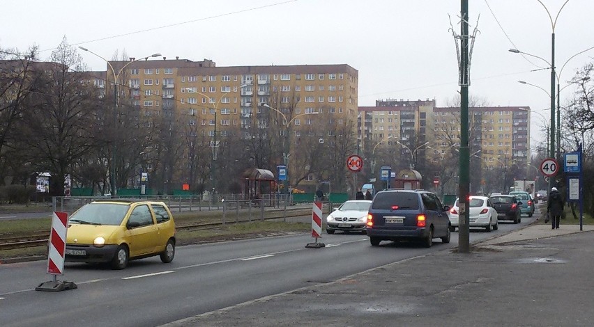 Sosnowiec: objazd i wycinka drzew na Starym Sosnowcu. To początek budowy ronda [ZDJĘCIA]