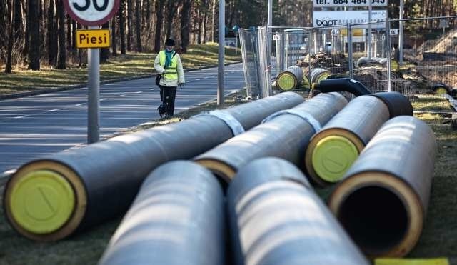 Rozryte uliczki i chodniki w parku przemysłowym – KPEC ciągnie ciepłociąg ze spalarni odpadówPark przemysłowy