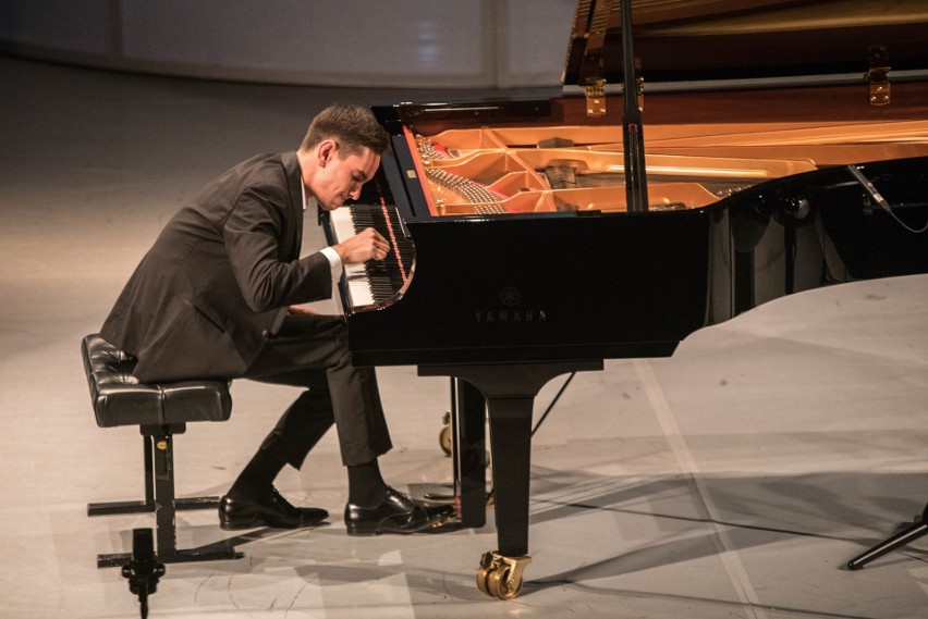 Słynny pianista Dmitry Shishkin w Busku. Słuchacze byli oburzeni [ZDJĘCIA] 