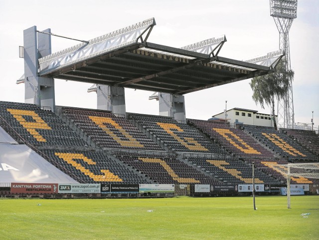 Szczecin ma doskonały przykład Krakowa. Tam stadion Wisły zmodernizowano za 600 milionów złotych, a obiekt Cracovii, który powstał w miejscu zburzenia starego, za 150 milionów.