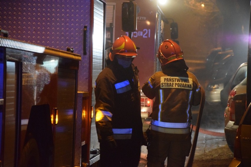 Tragiczny początek Nowego Roku w Łodzi. W pożarze mieszkania zginęła kobieta ZDJĘCIA