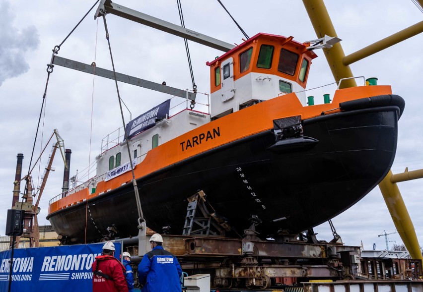 Wodowanie drugiego lodołamacza dla Wód Polskich w stoczni Remontowa Shipbuilding [ZDJĘCIA]