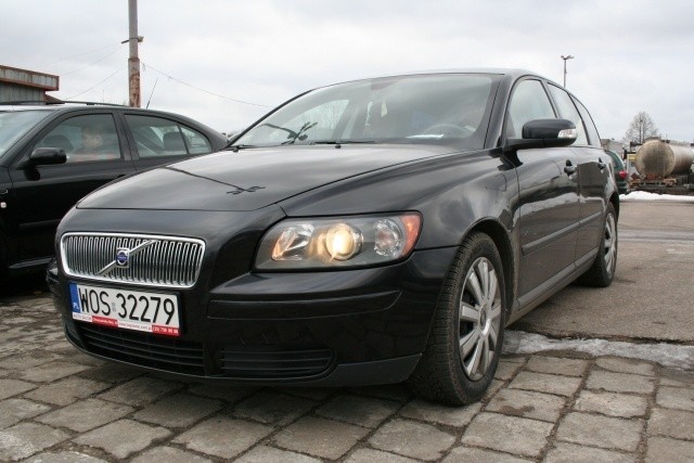 Volvo V50, 2007 r., 2,0, ABS, centralny zamek, elektryczne szyby i lusterka, klimatronic, komputer pokładowy, tempomat, wspomaganie kierownicy, 31 tys. 200 zł;