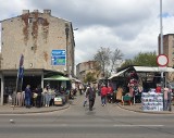 Pożar na bałuckim targowisku. Spłonęły dwa stragany handlowe