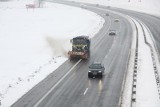Standardy odśnieżania zimowego w województwie śląskim i zarządcy dróg. Do jakiego standardu należą drogi, którymi jeździsz?