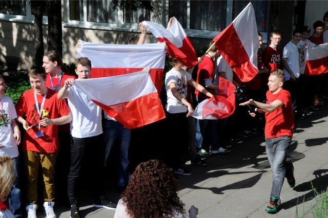 Dzień Flagi: Olbrzymia flaga załopoce 53 metry nad ziemią