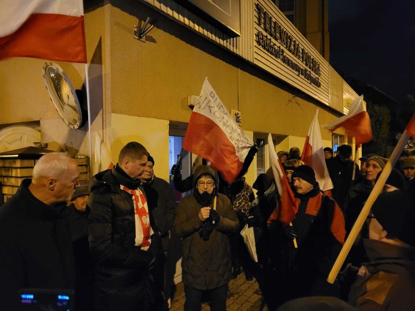Zwolennicy i obrońcy mediów nie rezygnują. Przed siedzibą TVP3 Białystok będą spacerować w obronie wolnych mediów