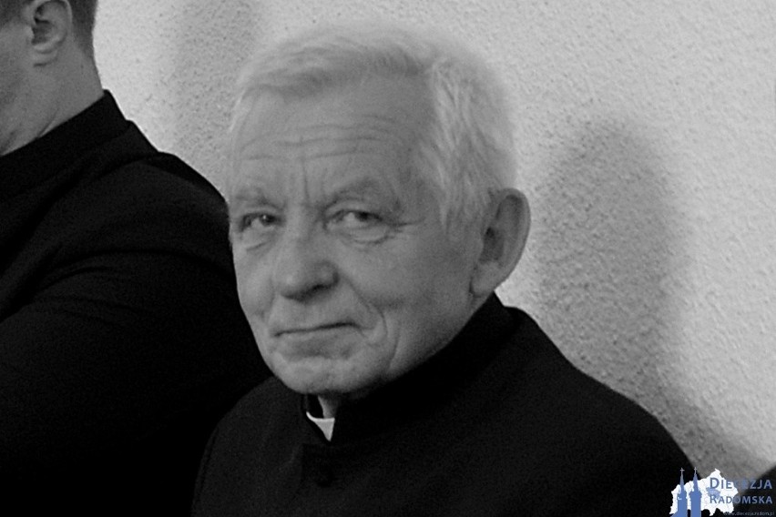 Ksiądz Wiktor Bąk miał 71 lat. W 2019 roku przeszedł na...