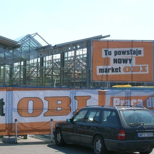 Już w lipcu przy ulicy Wernera w Radomiu będzie otwarty supermarket sieci Obi z największym w mieście handlowym &#8222;ogrodem&#8221;.