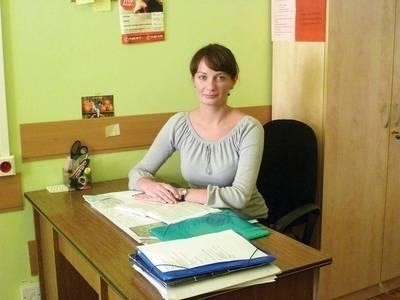 Joanna Raszewska, pracownik socjalny w działającym przy MOPS punkcie informacyjno - konsultacyjnym dla osób uzależnionych, współuzależnionych oraz dla ofiar przemocy Fot. Zofia Sitarz