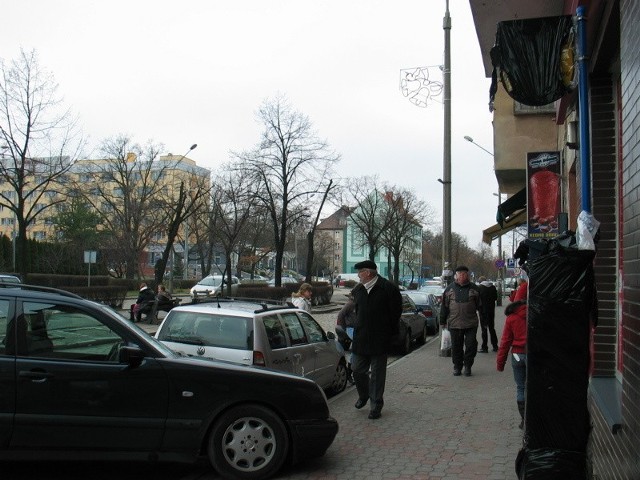 Na razie parkometry przy al. Wolności są zakryte folią, ale już wkrótce będzie w nich można kupić bilet