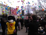 Dzień Dziecka z Chorobą Nowotworową. Sprzed UDSK wyleciały balony (zdjęcia)