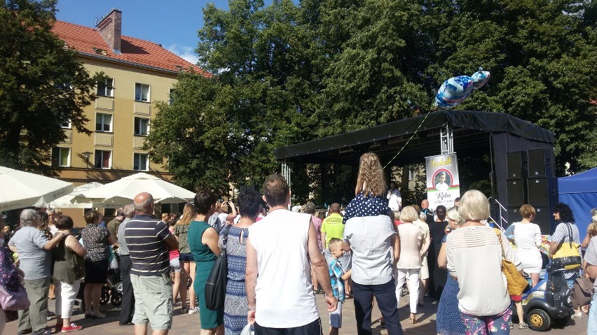Tychy: na placu Baczyńskiego trwa pierwszy Tyski Festiwal Smaków ZDJĘCIA
