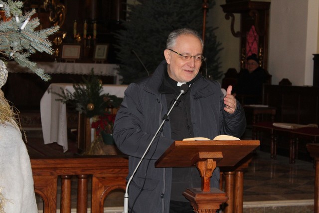 Ks. Sławomir Nowosad jest duchownym rzymskokatolickim, teologiem-moralistą oraz m.in. profesorem nadzwyczajnym