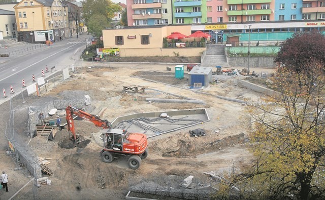 Przebudowa rynku w Pszowie miała zakończyć się w październiku. Czy zdążą do końca roku?