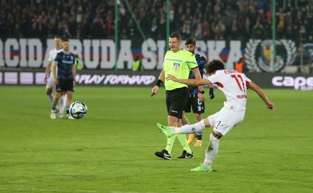 Górnik Zabrze bezbramkowo zremisował z Lechem Poznań.Zobacz kolejne zdjęcia. Przesuwaj zdjęcia w prawo - naciśnij strzałkę lub przycisk NASTĘPNE