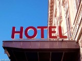 Hotelowe opowieści, czyli seks, bijatyka i sztuczna szczęka...