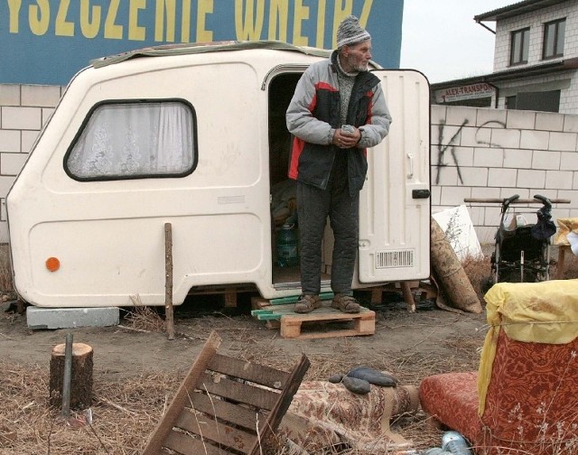 Kazimierz Kozłowski stopniowo  zagospodarowuje sobie nowy teren  