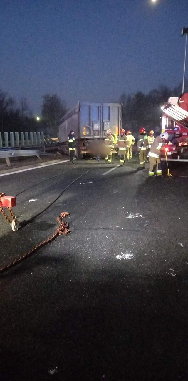 Utrudnienia na zakopiance dziś spowodował wypadek w...