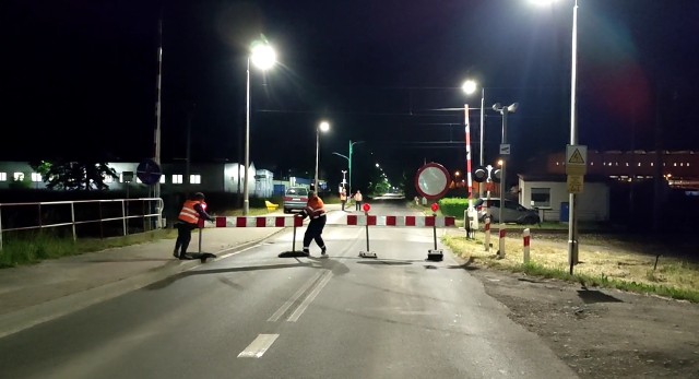 Przejazd kolejowy na drodze wylotowej z Lublińca w kierunku Koszęcina (DW 906, ul. Powstańców Śląskich) został zamknięty z powodu prac remontowych