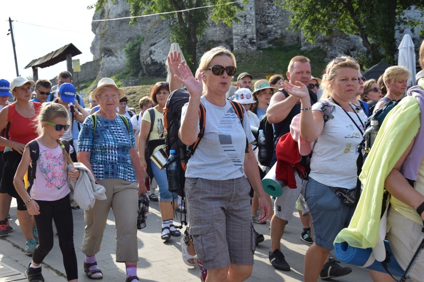 Wspólnota Śródmiejska wyruszyła z Podzamcza do Częstochowy