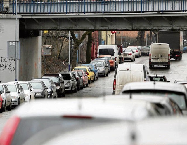 Zabłocie stało się jednym wielkim parkingiem - to główna bolączka