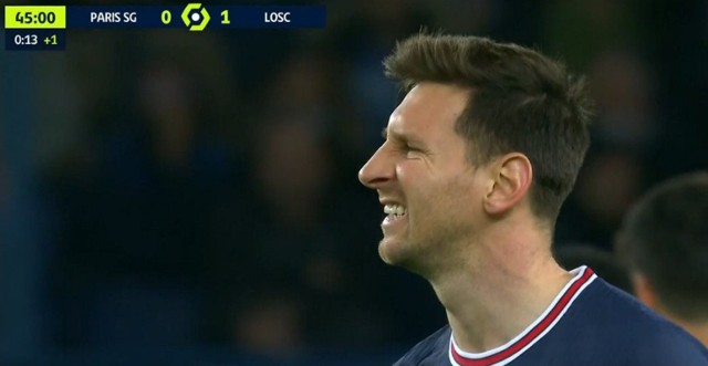 Człapiący Messi zmieniony w przerwie, PSG rzutem na taśmę pokonało mistrza