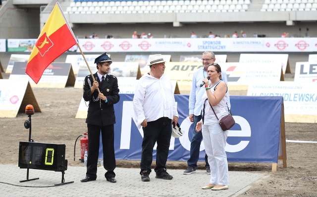 Joanna Skrzydlewska, Włodzimierz Adamski, Witoldowie Skrzydlewscy tata i syn podczas ceremonii otwarcia stadionu żużlowego