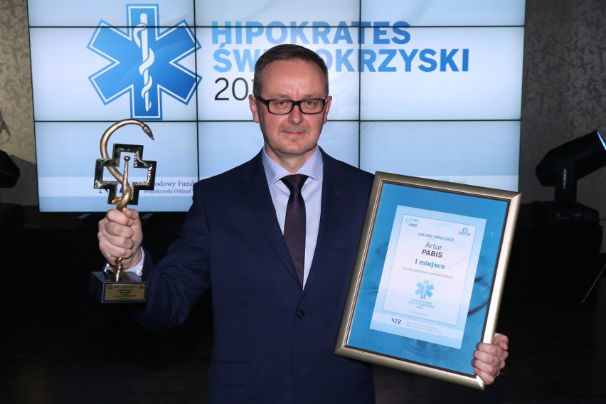 Doktor Artur Pabis, chirurg z Kielc został Lekarzem Roku...