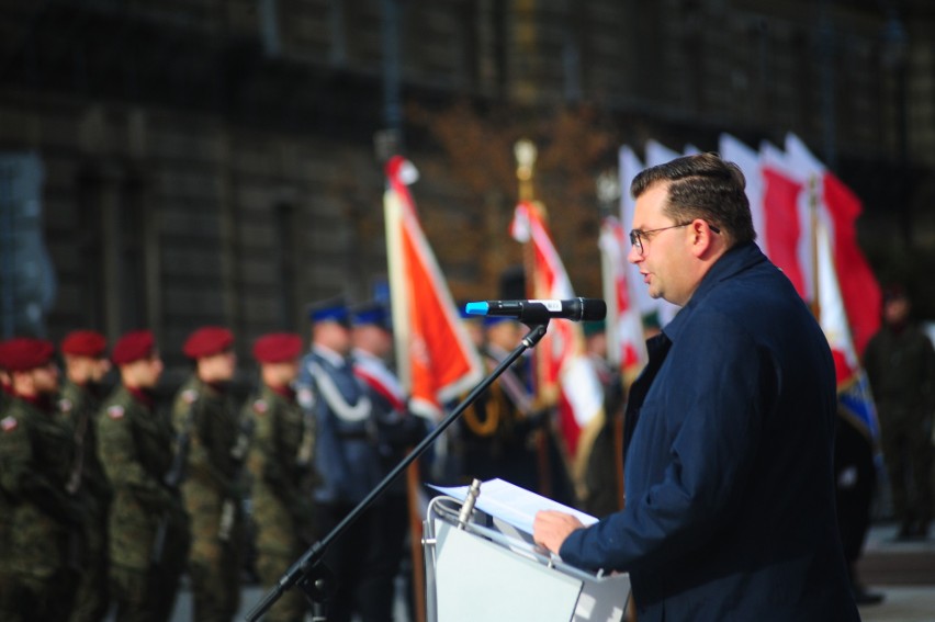 Kraków. 83. rocznica powstania Polskiego Państwa Podziemnego. Uroczystości na pl. Matejki