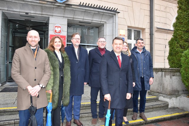 Obecny prezydent Opola Arkadiusz Wiśniewski będzie się ubiegał o reelekcję. W wyborach wystartuje z własnego komitetu.