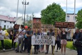 Protest na sesji w Starogardzie Gd. "Nie dla  koszar w Gimnazjum nr 3"