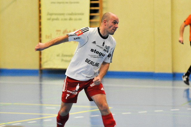Andrzej Sapa najpierw strzelił samobója, potem trafił na 3-3.