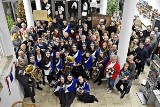 Młodzieżowa Orkiestra Dęta z Masłowa gra od 10 lat. Na jubileusz wydali pierwszą płytę