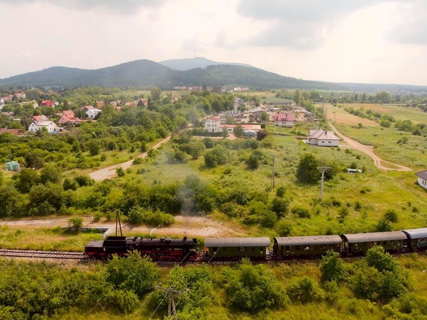 Zdjęcia przejazdu z drona - Wysoko w Kątach -...