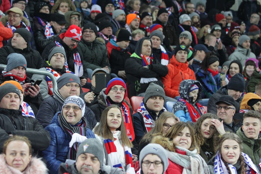 Górnik Zabrze - Wisła Kraków: mimo zimna, na trybunach był...