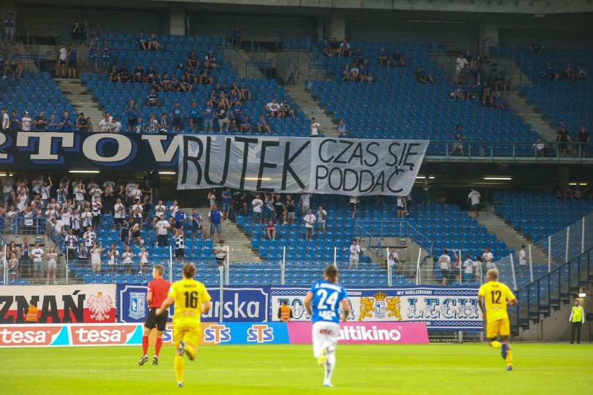 Kibice Lecha Poznań uderzyli we władze klubu. "Rutek, czas się poddać" 