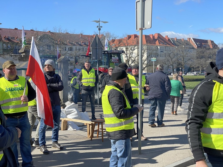 Rolnicy szykują się do blokady wjazdu do Szczecina. "Ta dymisja nic nie zmienia"
