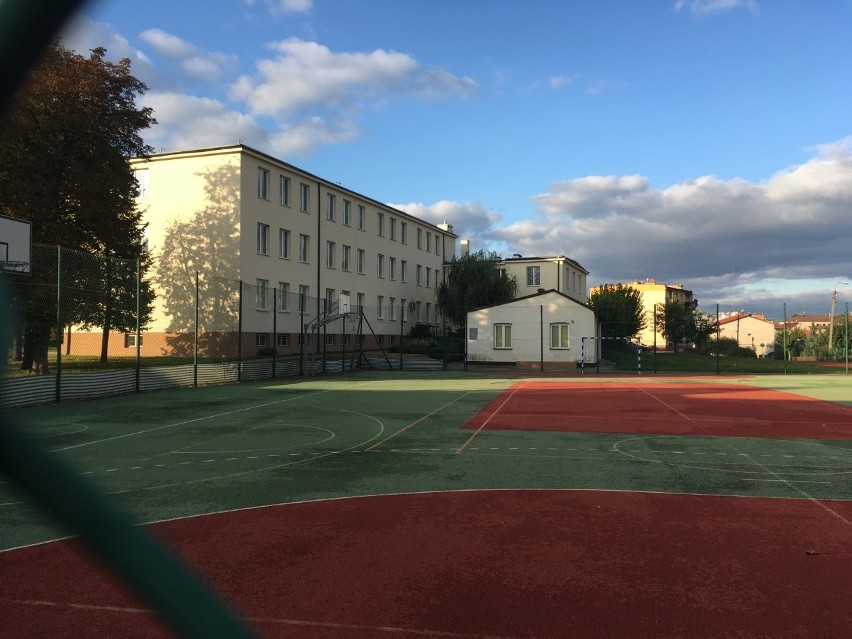 Liceum Ogólnokształcące w Iłży jest miejscem, gdzie warto zdobywać wiedzę, to jedno z najlepszych liceów w regionie