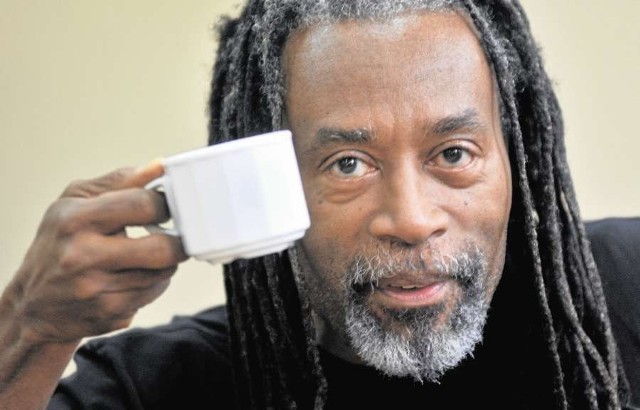 Bobby McFerrin w symbolicznym toaście pozdrawia swoich fanów