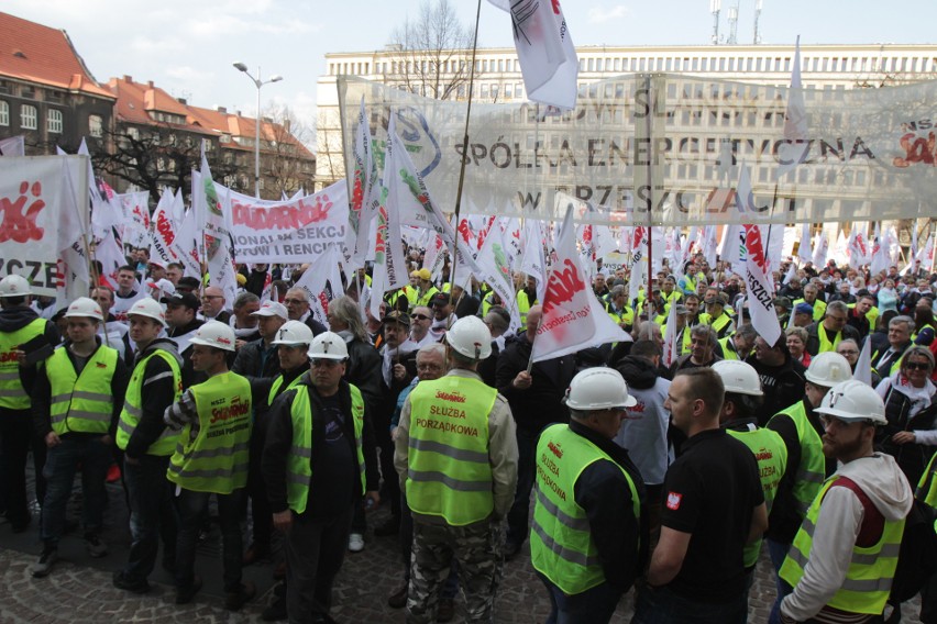 Wielka manifestacja Solidarności w Katowicach, 4 kwietnia...