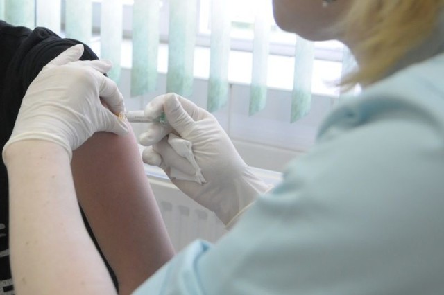 Program bezpłatnych szczepień przeciwko wirusowi HPV, który wywołuje raka szyjki macicy, w gminie Murów będzie realizowany po raz trzeci.