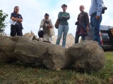 W Opolu wykopano zabytkową rzeźbę. Wróci do centrum [zdjęcia, wideo]