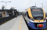 Na linii kolejowej od Oświęcimia do Skawiny rozpoczyna się kolejna duża inwestycja. Dzięki niej pociągi do Krakowa będą jeździć szybciej
