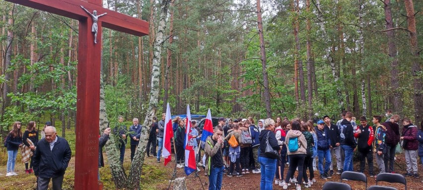 W Górach Lasochowskich odbyły się obchody rocznicy II bitwy pod Małogoszczem z Powstania Styczniowego. Zobaczcie zdjęcia z uroczystości