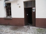 Policja bada sprawę nocnego pożaru pubu Victoria w Łodzi. Dokonała oględzin i przesłuchała świadków