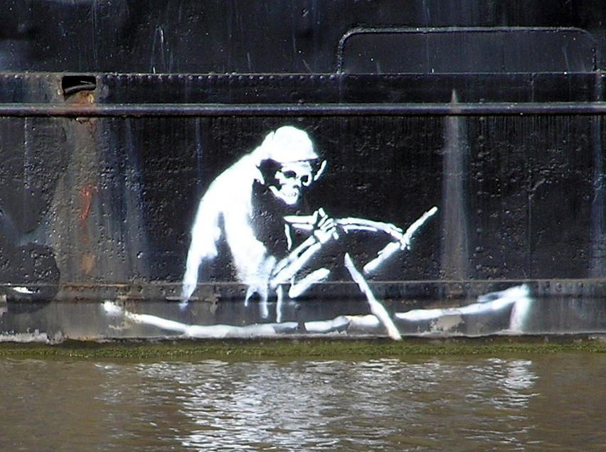 Banksy - grafika na rozrywkowej łodzi „Tekla”, Bristol