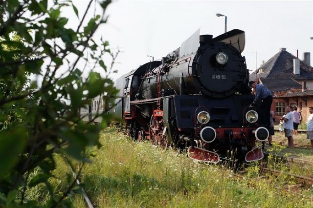 Zabytkowa Katarzynka odjedz z Wolsztyna o godz. 6.55.